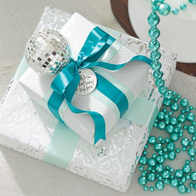 blue-white-gifts-l.jpg