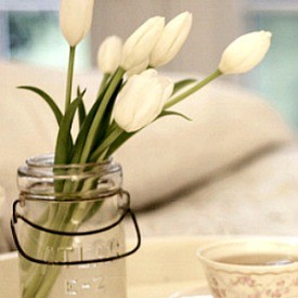 breakfast-tray-tulips-in-mason-jar.jpg