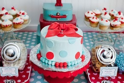 red+and+blue+birthday+cake.jpg